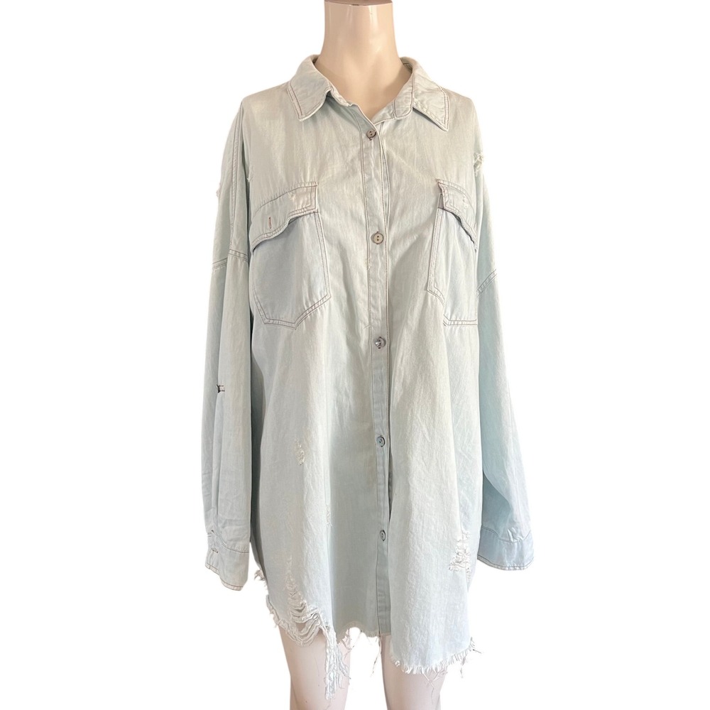 White Birch Distressed Denim Shirt Light Wash Oversized Frayed Hem 2X T22538P